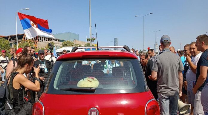 Radnici Fijata u subotu sa Vučićem: Dobili garancije i odblokirali auto-put