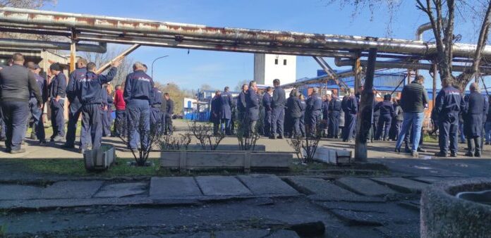 Radnici „Krušika“ stupili u štrajk upozorenja, traže veće plate