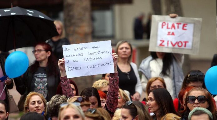 Protest vaspitača:”Solidarna pomoć znači da smo socijalni slučajevi“