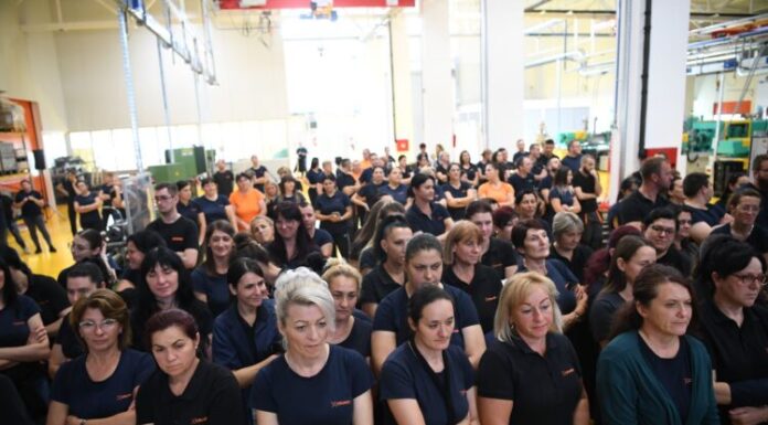 “Džinsi“ duguje platu radnicima i državi poreze