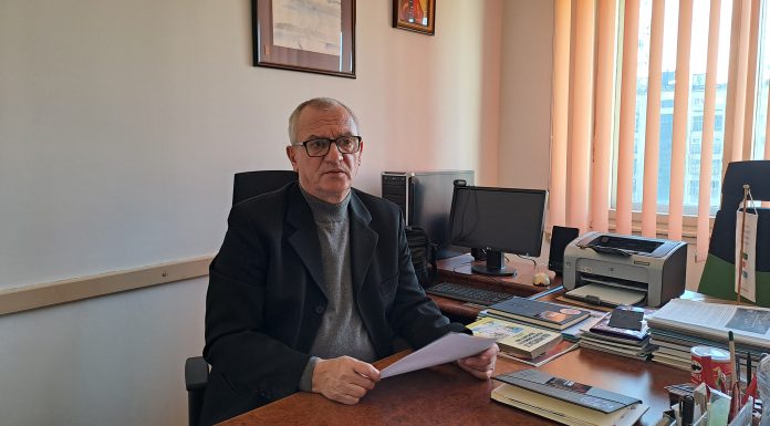 “Srbi neće da rade po hladnom, Kinezi hoće”: Da li su naši građevinci tako lenji, kao što Vučić tvrdi?