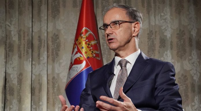 Predsedništvo u pismu Macutu upozorilo na zabrinjavajuće stanje u javnom i realnom sektoru